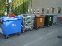 pojemniki na segregacyjną zbiórkę odpadów